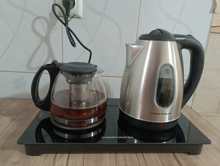 چای ساز وگاتی مدل VE-113 ظرفیت ۲ لیتر با کتری استیل