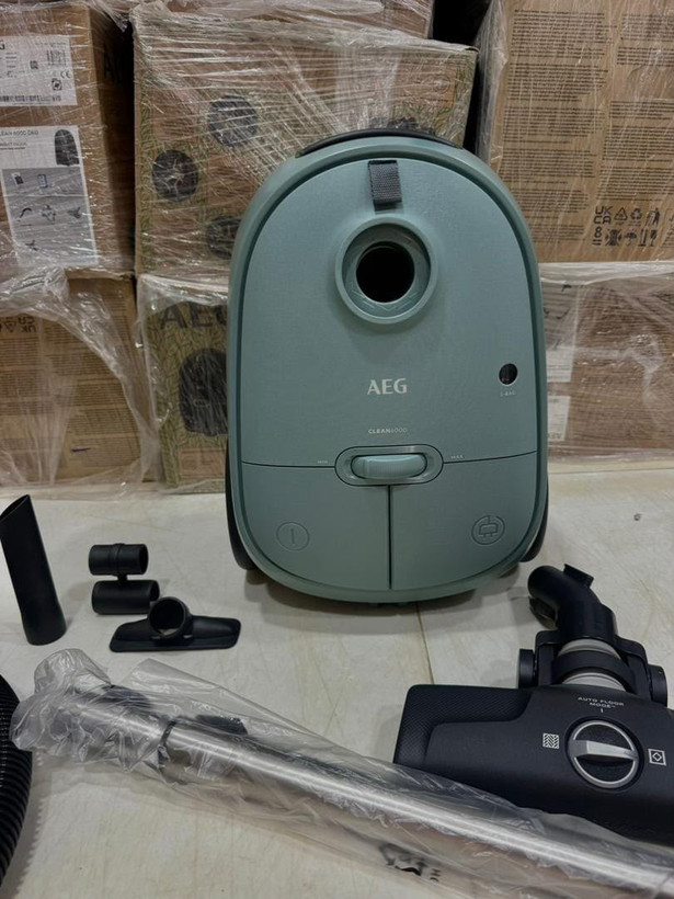 جاروبرقی AEG سری 6000 مدل AB61