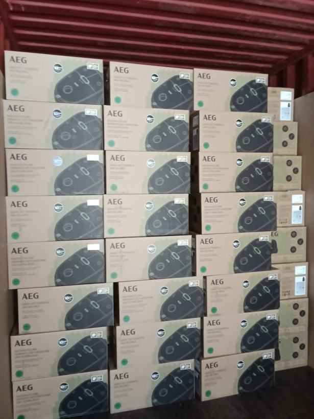 جاروبرقی AEG سری 6000 مدل AB61